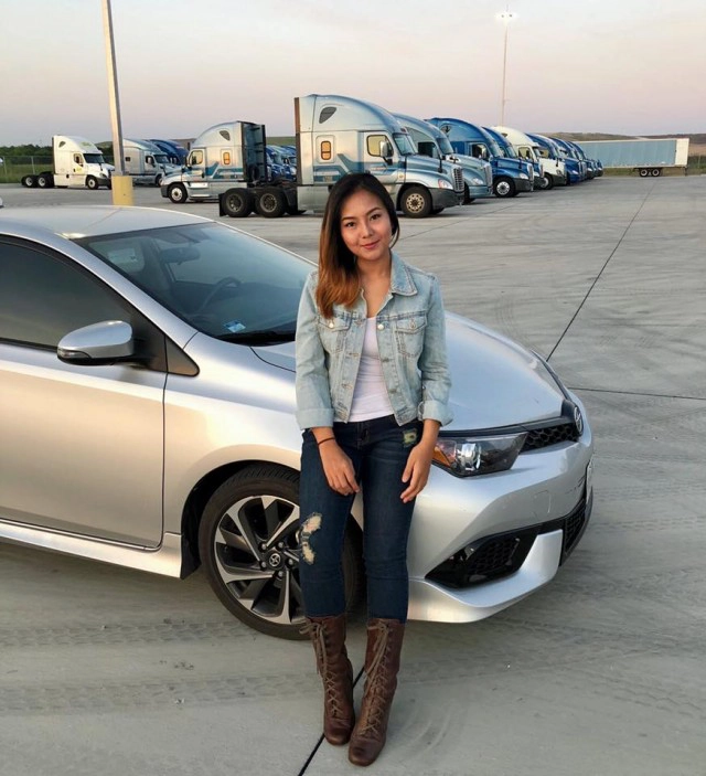 สาวร้อยเอ็ดสุดแกร่ง ขับรถส่งของทั่วอเมริกา ทำรายได้เกือบล้านต่อเดือน