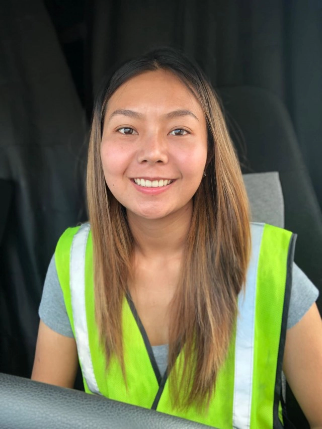 สาวร้อยเอ็ดสุดแกร่ง ขับรถส่งของทั่วอเมริกา ทำรายได้เกือบล้านต่อเดือน