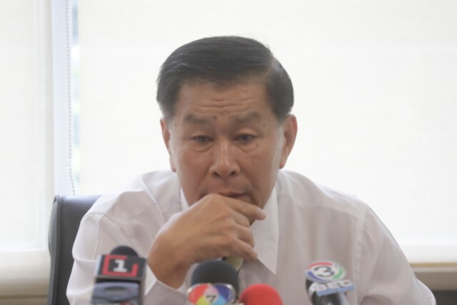 "เสรีพิศุทธิ์" รู้หรือยัง "บิ๊กป้อม" ไม่ไปแจง "กมธ."