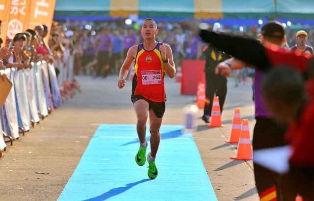 วิ่ง"เขาชะโงกซูเปอร์ฮาล์ฟมาราธอน"ทำยอดผู้เข้าร่วม1.5 หมื่นคน