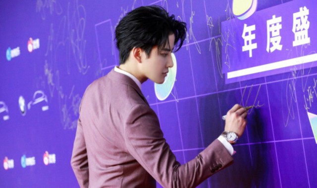 'ไมค์ พิรัชต์' คว้ารางวัลศิลปินต่างชาติยอดนิยมตอกย้ำความฮอตในจีน