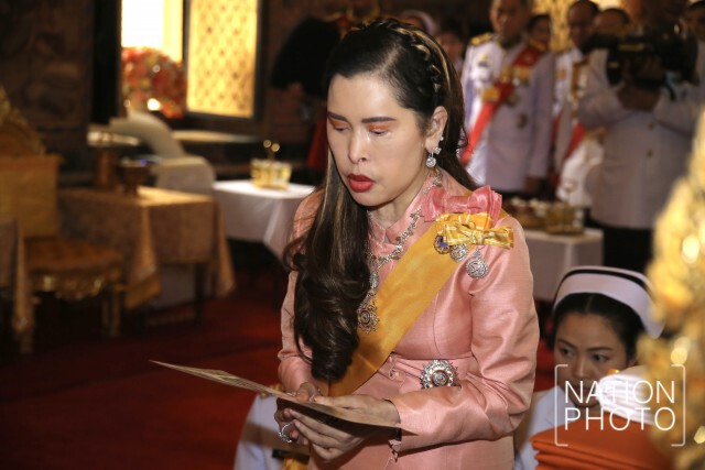 โปรดเกล้าฯ กรมพระศรีสวางควัฒน เสด็จแทนพระองค์ ถวายผ้าพระกฐิน วัดราชาธิวาสวิหาร