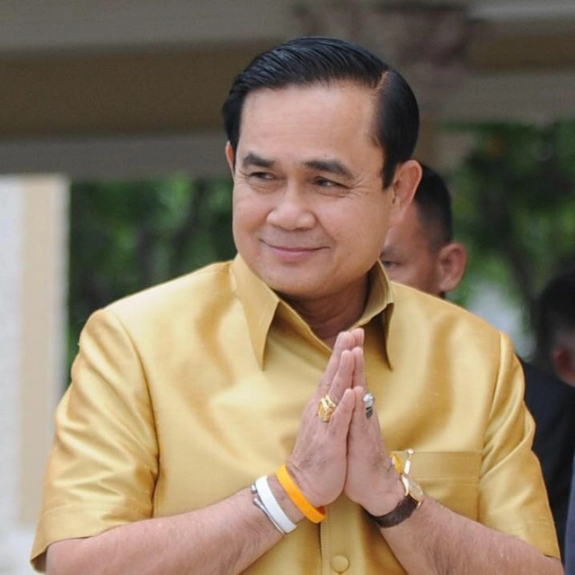 โพลเผย ปชช.อยากลอยกระทงคู่ นายกฯตู่ มากที่สุด