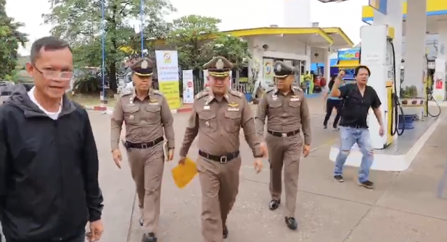 ตำรวจนำหมายจับ "แม่" ของ "แม่มณี" เจ้าตัวเป็นลมล้มพับ