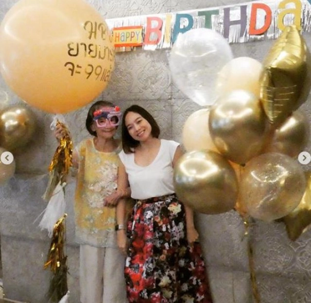 "คุณยายมารศรี" ลูกหลานจัดงานวันเกิดอายุ 99 ปี