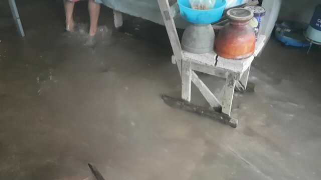 ฝนถล่ม สะเดา น้ำทะลักเข้าบ้าน ท่วมสวนยาง