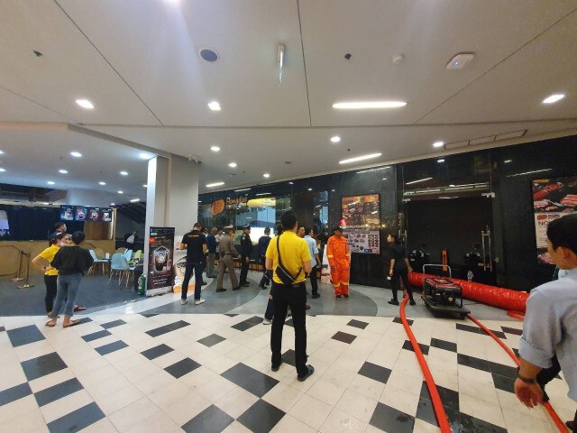 ไฟไหม้ฝ้าเพดานร้านปิ้งย่างเกาหลี ห้างดังฯ เสียหายเล็กน้อย