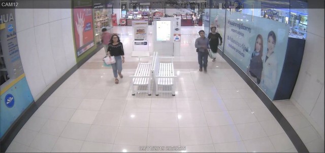 สังคมอันตราย! เดินเล่นอยู่ดีๆ ถูกวัยรุ่นต่อยหน้า