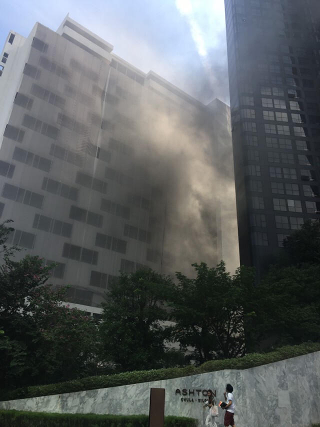 ด่วน! เกิดเหตุเพลิงไหม้ "โรงแรมมณเฑียร"