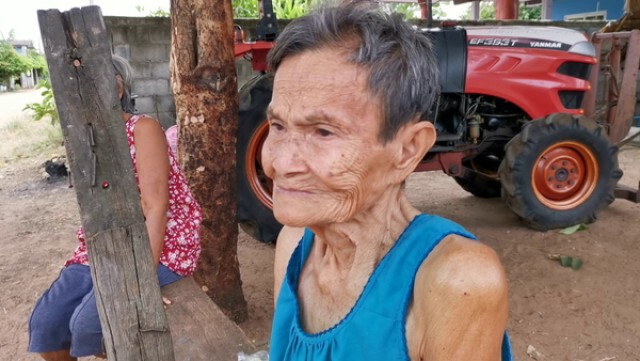 แม่วัย 82 ปี นั่งรอลูกชายหน้าบ้านทุกวัน หลังหายตัวไปนานเกือบ 3 เดือน