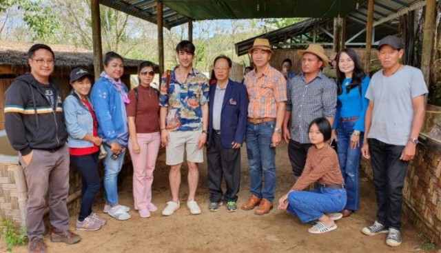 "ณเดชน์"ร่วมพัฒนาปรับปรุงตลาดนัดเด็กดอยปีที่หก