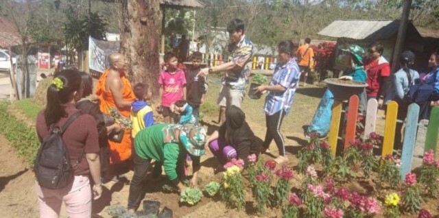 "ณเดชน์"ร่วมพัฒนาปรับปรุงตลาดนัดเด็กดอยปีที่หก