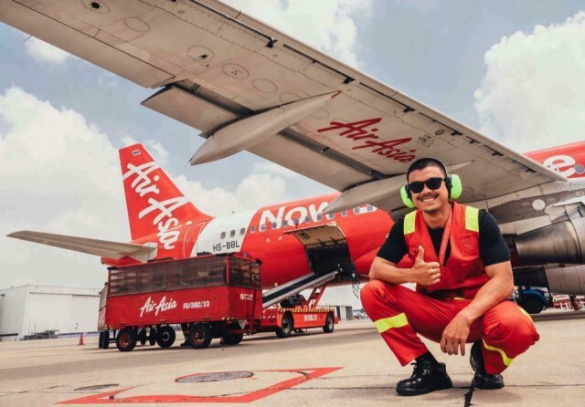 โซเซียลแห่แชร์! หนุ่มทำงานเป็นแรมป์สายการบินดัง 15 ปี จากเงินเดือนหลักหมื่นสู่เงินเก็บหลักล้าน!!