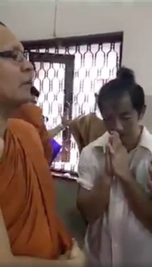 หลวงพี่เชิญยิ้ม ให้พรไป 1 ตับแบบสุดฮา