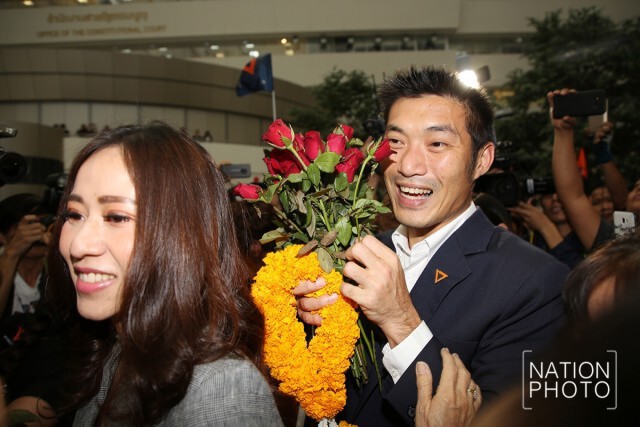 ช่อ ยัน ธนาธร ยังเป็นหัวหน้าพรรค หลังศาลตัดสินพ้นสภาพการเป็น ส.ส.