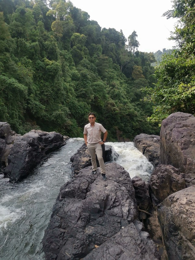 สร้างฝายชะลอน้ำ​ - ย้ายจุดบริการนักท่องเที่ยว​ แก้ช้างตกเหวนรก​​