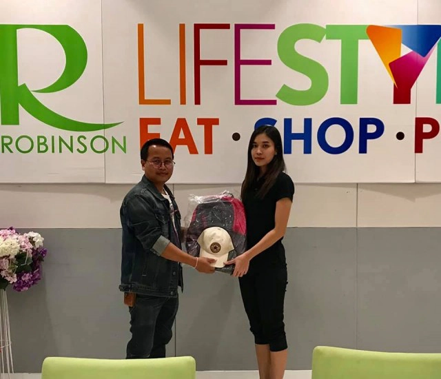 "ห้างดัง" ออกแถลงขอโทษ "สาว" ซื้อกระเป๋าไม่รับถุง!