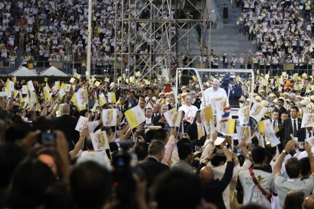 โป๊ปฟรานซิส เสด็จถึงสนามศุภชลาศัยแล้ว