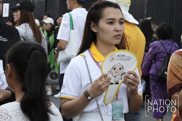 คริสต์ศาสนิกชน รอรับเสด็จ "โป๊ปฟรานซิส" แน่นศุภชลาศัย