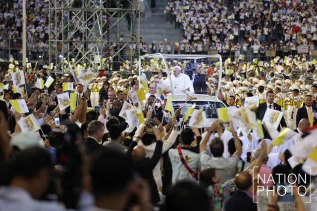 โป๊ปฟรานซิส เสด็จถึงสนามศุภชลาศัยแล้ว
