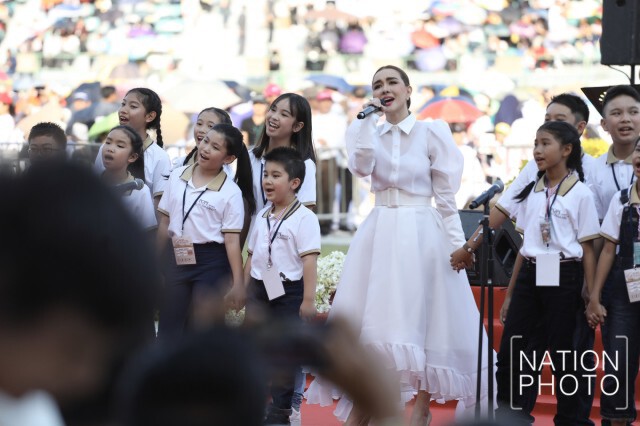 คริสต์ศาสนิกชน รอรับเสด็จ "โป๊ปฟรานซิส" แน่นศุภชลาศัย