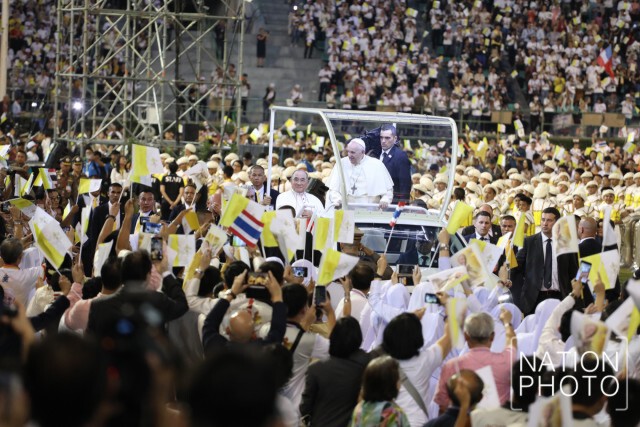 โป๊ปฟรานซิส เสด็จถึงสนามศุภชลาศัยแล้ว