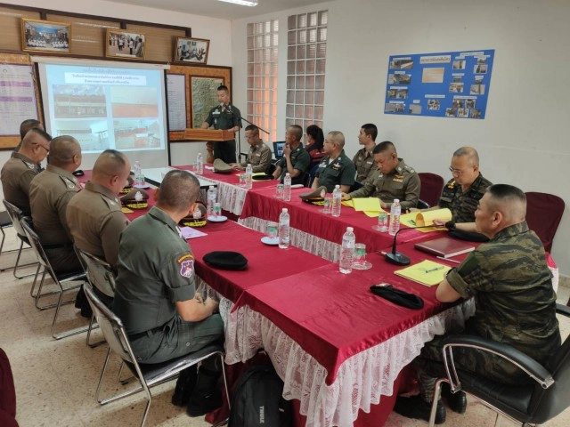 "บิ๊กแป๊ะ" มอบเงินซ่อม รร.ตชด.บ่อเกลือ ที่ประสบภัยแผ่นดินไหว