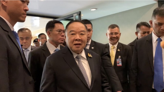 "ประวิตร" ไม่กังวลหาก "ธนาธร" ปลุกระดมคนปฏิรูปกองทัพ