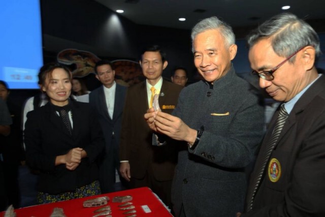"สยามแรพเตอร์ สุวัจน์ติ" ไดโนเสาร์พันธุ์ใหม่ "สุวัจน์" ปลื้ม