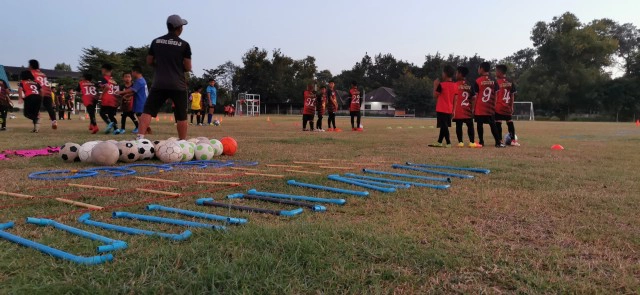 "พอเพียง อคาเดมี "...ภารกิจสานโอกาสสู่นักฟุตบอล