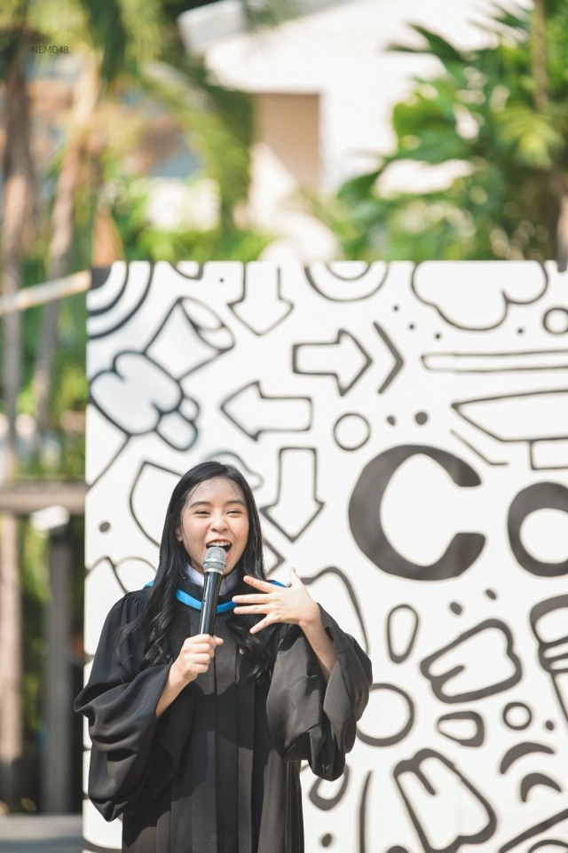 เก่งจริงสาวคนนี้!! โอตะร่วมยินดี "ตาหวาน BNK48" คว้าเกียรตินิยมอันดับ2