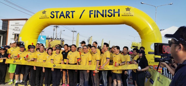 5  พันคนสร้างประวัติศาสตร์มินิมาราธอน"รวงผึ้ง Bangkok Run"