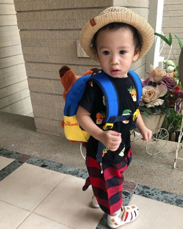 ชาคริต ผันตัวเป็นแฟมิลี่แมน สุดสมถะเลี้ยงลูกด้วยของที่แฟนคลับให้