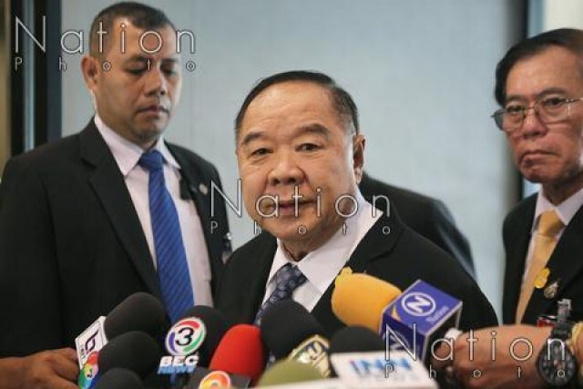 "ประวิตร" ซัดกลับ ยกเลิกเกณฑ์ทหาร หากเกิดเหตุ ใครจะรับผิดชอบ