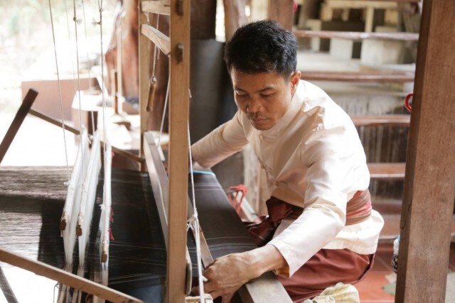 พาณิชย์ชูผ้าไหมปลุกตลาดงานหัตถศิลป์อีสาน