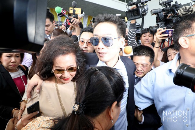 รอยยิ้มของครอบครัว "ชินวัตร"