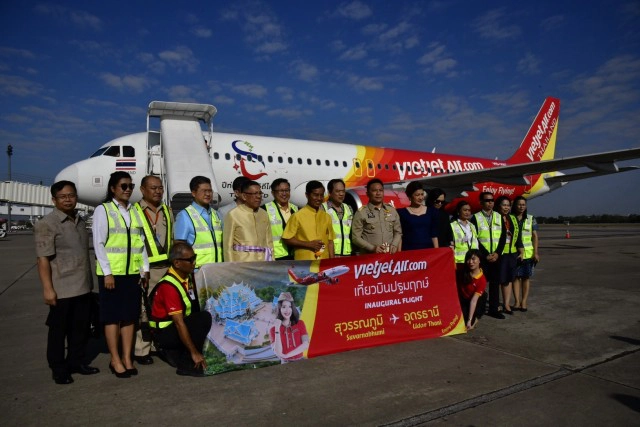 "ถาวร" เปิดเที่ยวบินปฐมฤกษ์ "เวียตเจ็ท" "สุวรรณภูมิ - อุดรธานี"