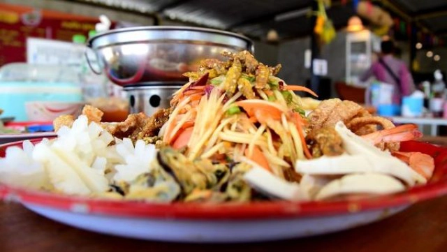 ส้มตำลีลา ขวัญใจฝรั่ง ทั้งเผ็ดทั้งแซ่บ