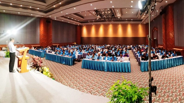 นิพนธ์ วอนสมาชิกพรรคทำงานหนักขึ้น เพื่อเรียกศรัทธากลับคืนมา