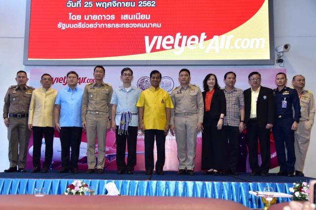 "ถาวร" เปิดเที่ยวบินปฐมฤกษ์ "เวียตเจ็ท" "สุวรรณภูมิ - อุดรธานี"