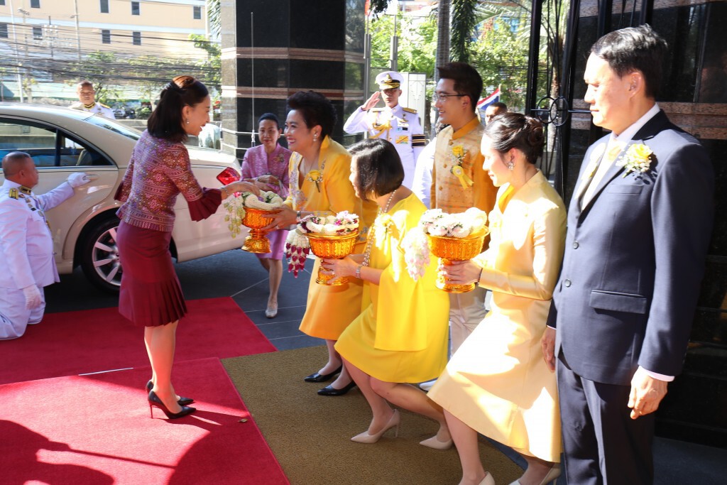 กรมหลวงราชสาริณีสิริพัชร ทรงเสด็จฯเป็นองค์ประธานในงาน แฟชั่นโชว์การกุศล" คิดถึงพ่อ....อย่างพอเพียง "