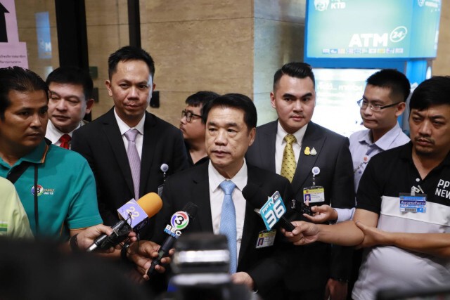 "สุริยะ" ลั่นพร้อมรับผิดชอบหากเกิดอะไรขึ้น! หลังขยายเวลาแบน 2 สารพิษเกษตร
