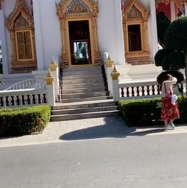 ชาวเน็ตโพสต์เที่ยววัดไทย...แต่คนไทยเข้าไม่ได้!