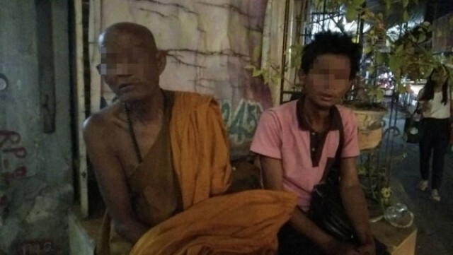 รวบจับสึกทันที! พระเร่ร่อน เมา 40 ดีกรี พูดแทะโลมสาวตามข้างทาง