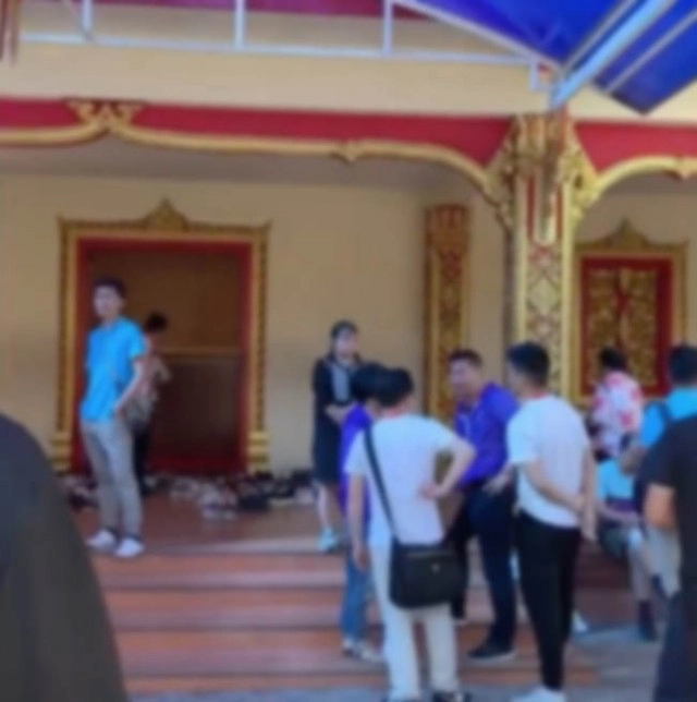 ชาวเน็ตโพสต์เที่ยววัดไทย...แต่คนไทยเข้าไม่ได้!