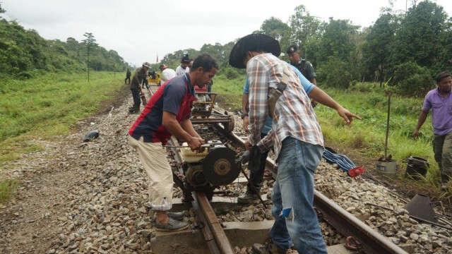 รถไฟใต้ให้บริการทุกขบวนแล้ว หลังจากซ่อมรางที่ถูกโจรใต้วางระเบิดแล้วเสร็จ