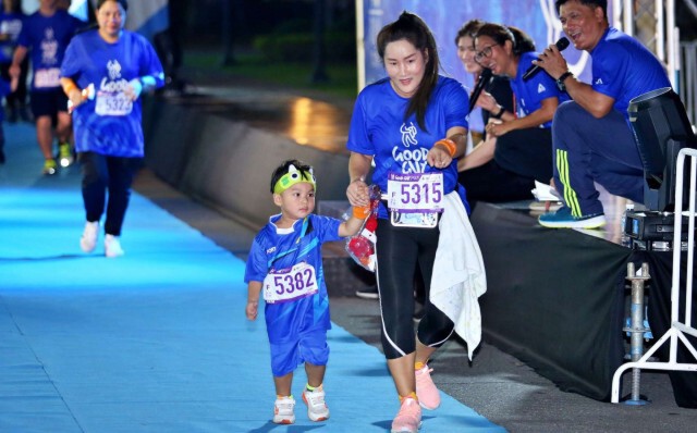 วุฒิชัย - เกศศิรินทร์ คว้าโอเวอร์ออล "กู๊ดกายรัน" รับถ้วยนายกฯ