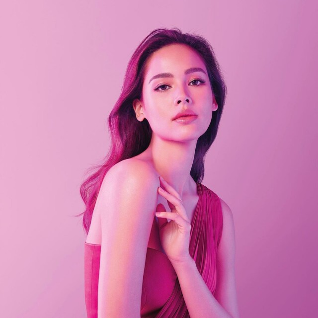ส่องคลิป! "ญาญ่า" กรี๊ดดีใจที่ได้เจอแฟน ๆ