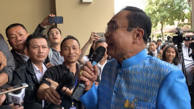 "บิ๊กตู่" ร่วมวงดินเนอร์ "พรรคร่วม" เสริฟอาหารจีน!