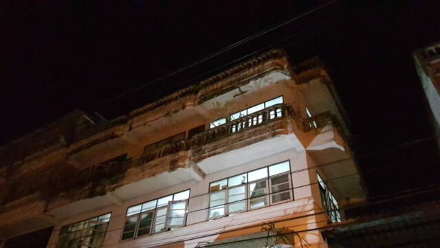 ช่างกลึงโรครุมเร้าพลัดตกอาคารพาณิชย์ ย่านเทียนทะเล ดับอนาถ